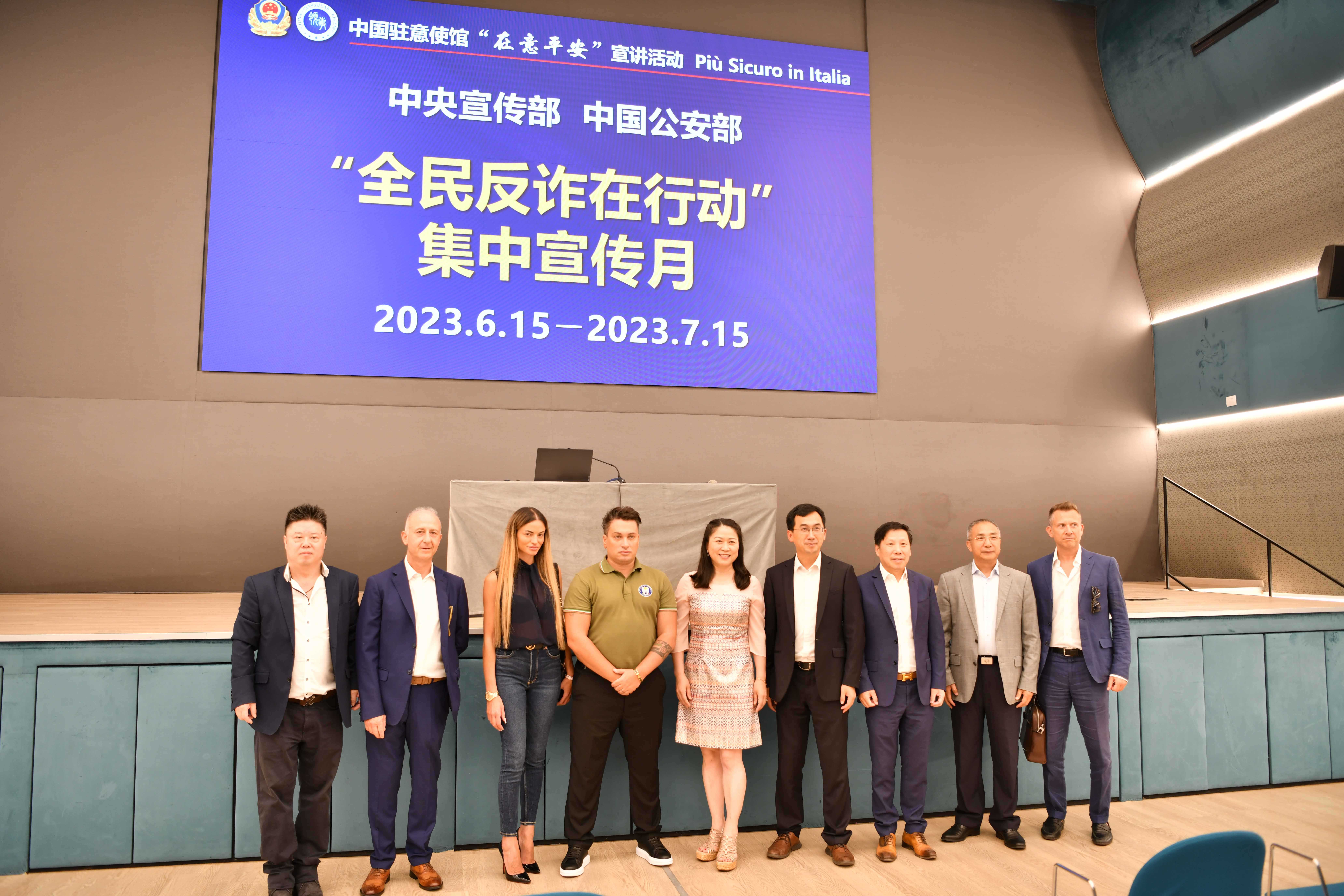 111 合影 大图.jpg
